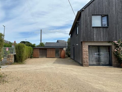 Property building, Parking