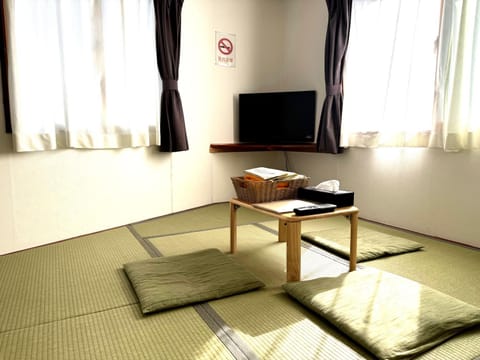 Nozawaonsen Guest House Miyazawa Bed and Breakfast in Nozawaonsen