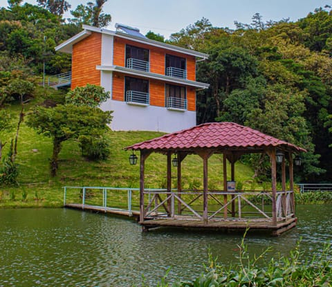 Burbi Lake Lodge Monteverde Hotel in Alajuela Province