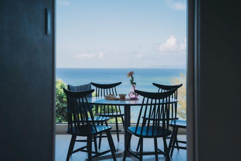 Day, View (from property/room), Dining area, Sea view