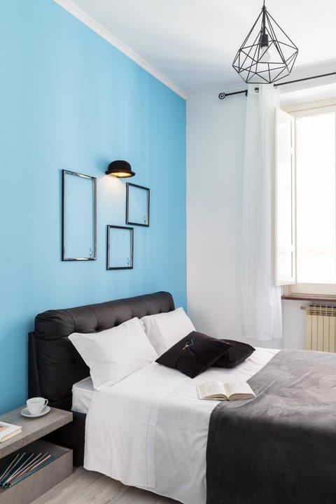 Property building, Bed, Photo of the whole room, Bedroom