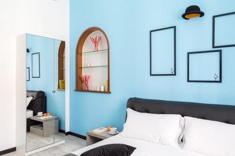 Property building, Bed, Bedroom