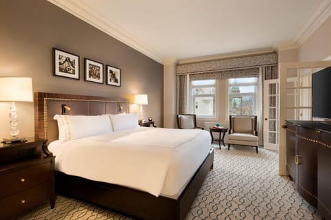 Fairmont Chateau Laurier Gold Experience Hotel in Downtown