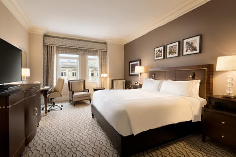 Fairmont Chateau Laurier Gold Experience Hotel in Downtown