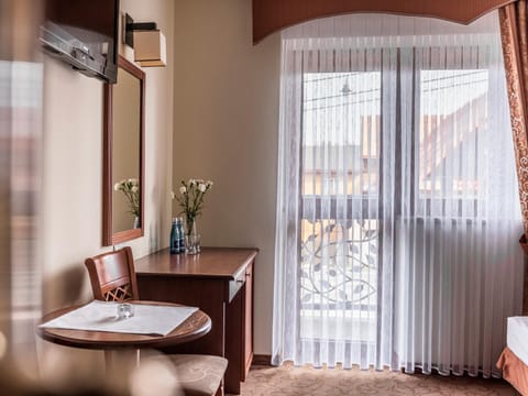 View (from property/room), Living room, Photo of the whole room, Decorative detail, Seating area