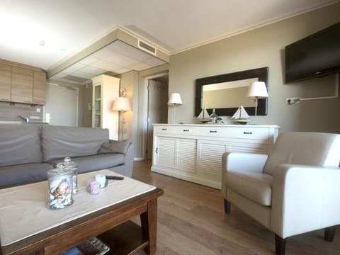 Zeezicht, Kanaalweg 1-408 Apartment in Zeeland, Netherlands