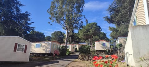 Domaine Résidentiel de Plein Air Odalys La Pinède Campground/ 
RV Resort in Agde