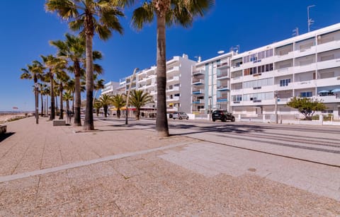 Maresia - Front beach - Quarteira Apartment in Quarteira