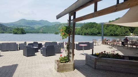 Patio, Restaurant/places to eat, Lake view