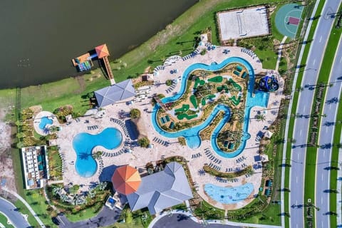 Bird's eye view, Pool view