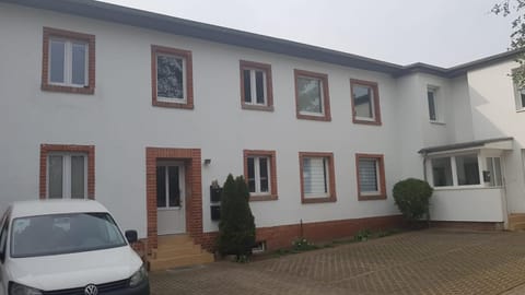 ABC-Monteurzimmer Bed and Breakfast in Magdeburg