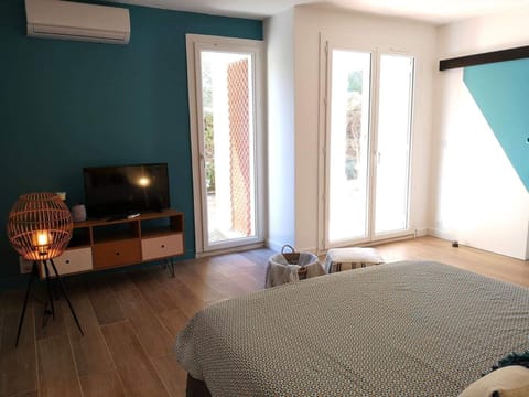 Grand studio 35m2 centre ville Apartment in L'Île-Rousse