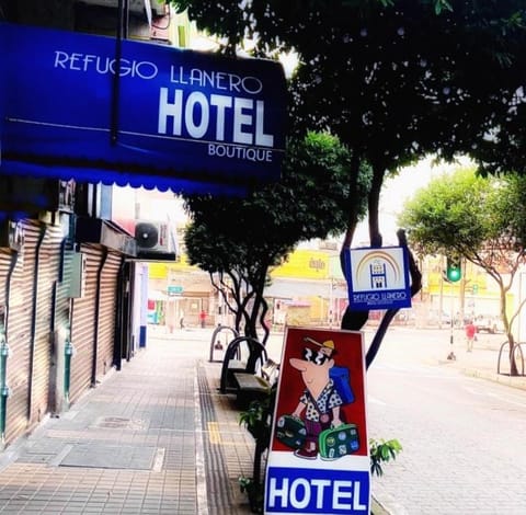 Facade/entrance, Logo/Certificate/Sign