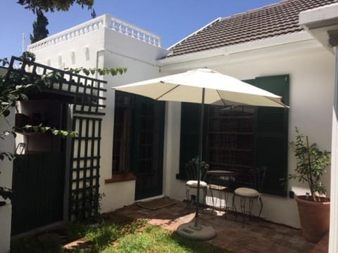 Delightful Surrey Street Casa vacanze in Cape Town