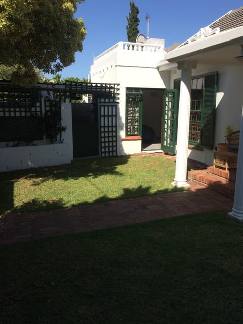 Delightful Surrey Street Casa vacanze in Cape Town