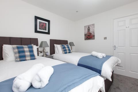 Super Prime Duloch - Dunfermline - 2 Bed Executive Apartment Apartamento in Dunfermline