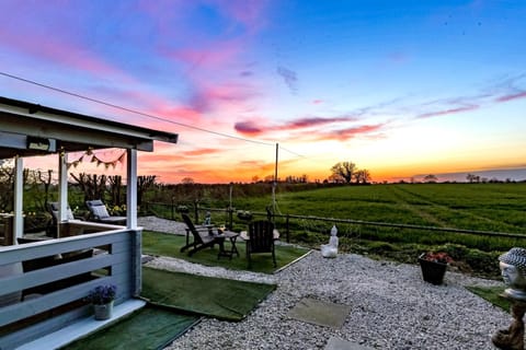 Sunset log cabin Apartment in Babergh District