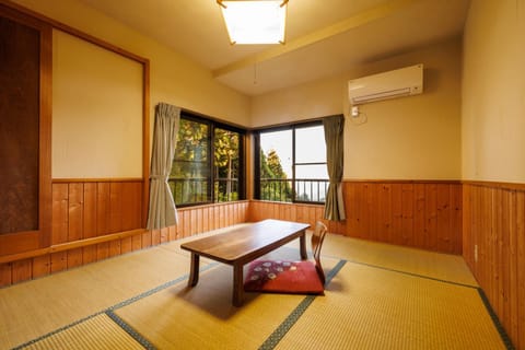 Shukubo Komadori-Sanso Bed and Breakfast in Saitama Prefecture
