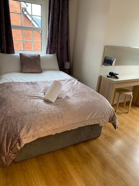 4 bed Duplex Apartment, Belfast Condo in Belfast