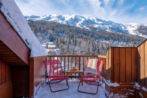 Property building, Day, Natural landscape, Winter, View (from property/room), Balcony/Terrace