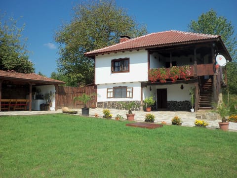 Митровата къща House in Gabrovo, Bulgaria