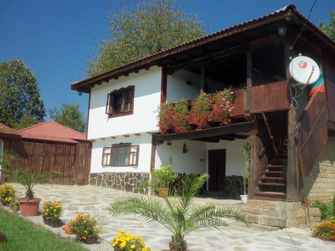 Митровата къща House in Gabrovo, Bulgaria