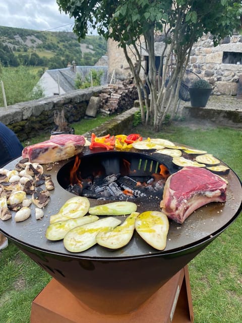 LA CURE grande maison de charme de 2 a 14 personnes Villa in Auvergne-Rhône-Alpes