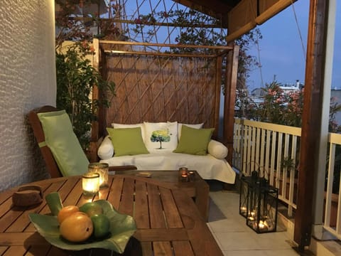 Romantic and cosy apartment Condo in Kallithea