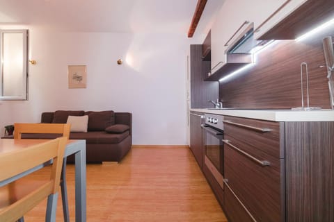Kitchen or kitchenette, Living room, Communal kitchen
