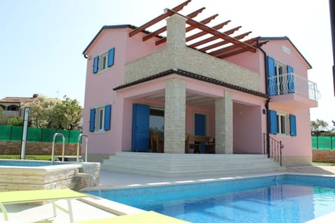 Family friendly house with a swimming pool Peroj, Fazana - 16660 House in Fažana