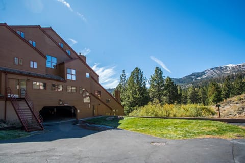 Aspen Creek by 101 Great Escapes Condo in Mammoth Lakes