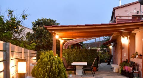 George & Helen's House Apartment in Crete