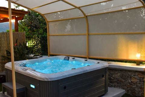 Natural landscape, Hot Tub