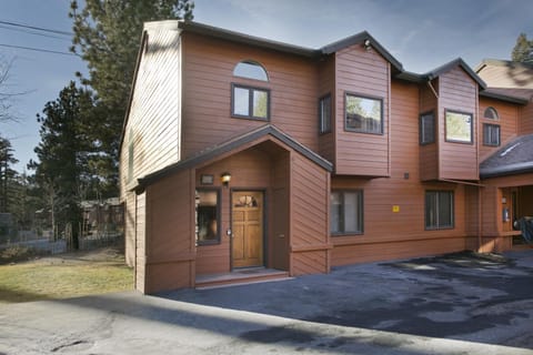 Mammoth Village Properties by 101 Great Escapes Apartamento in Mammoth Lakes