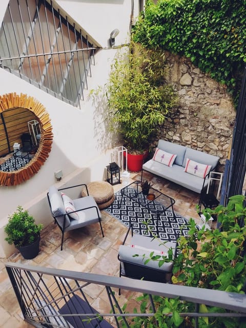 La Maison Grivolas Appartements et Maison d'hôtes Alojamiento y desayuno in Avignon