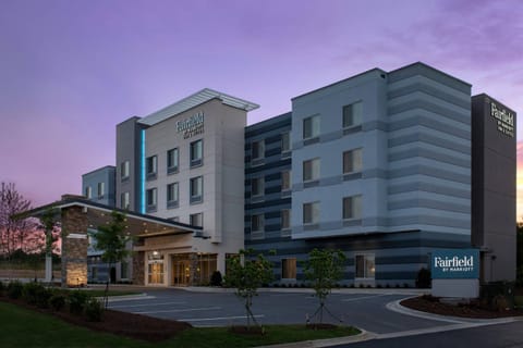 Fairfield Inn & Suites by Marriott Knoxville Lenoir City/I-75 Hotel in Watts Bar Lake