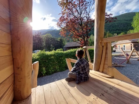 Le Valserine - Camping éco responsable Campground/
RV Resort in Haute-Savoie