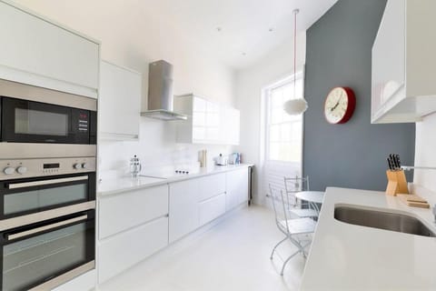 Queens Circus - Montpellier, Central Cheltenham Condo in Cheltenham