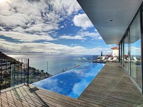 Villa Ocean Sight by LovelyStay Villa in Madeira District