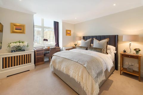 Grand Ambassadorial Duplex Apartment Hyde Park Apartment in City of Westminster