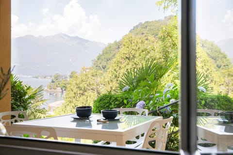 Patio, Natural landscape, Balcony/Terrace, Mountain view