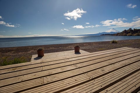 Balcony/Terrace, Beach, Lake view, Landmark view