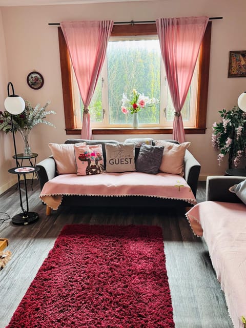 Park Road Holiday Home - Spacious 3 bedroom house with garden near Edinburgh House in Scotland