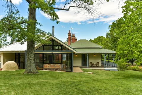 Elm Tree Lodge Beechworth Casa in Beechworth