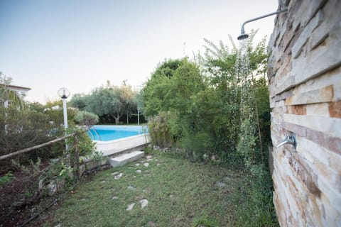 Shower, Garden, Swimming pool, Swimming pool