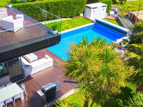 Posh Villa with Pool, Garden & Ocean Views in Sansenxo Villa in O Morrazo