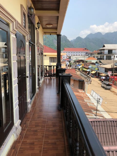 Soutjai Guesthouse & Restaurant Bed and Breakfast in Vang Vieng