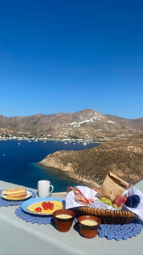 Astra Serifos Apartment in Milos