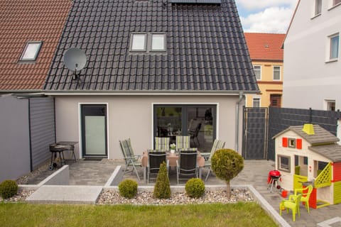 Patio, BBQ facilities, Garden, Balcony/Terrace