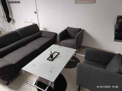 Maison calme, clim, Smart TV, wifi , coeur Saint-Amand House in Hauts-de-France